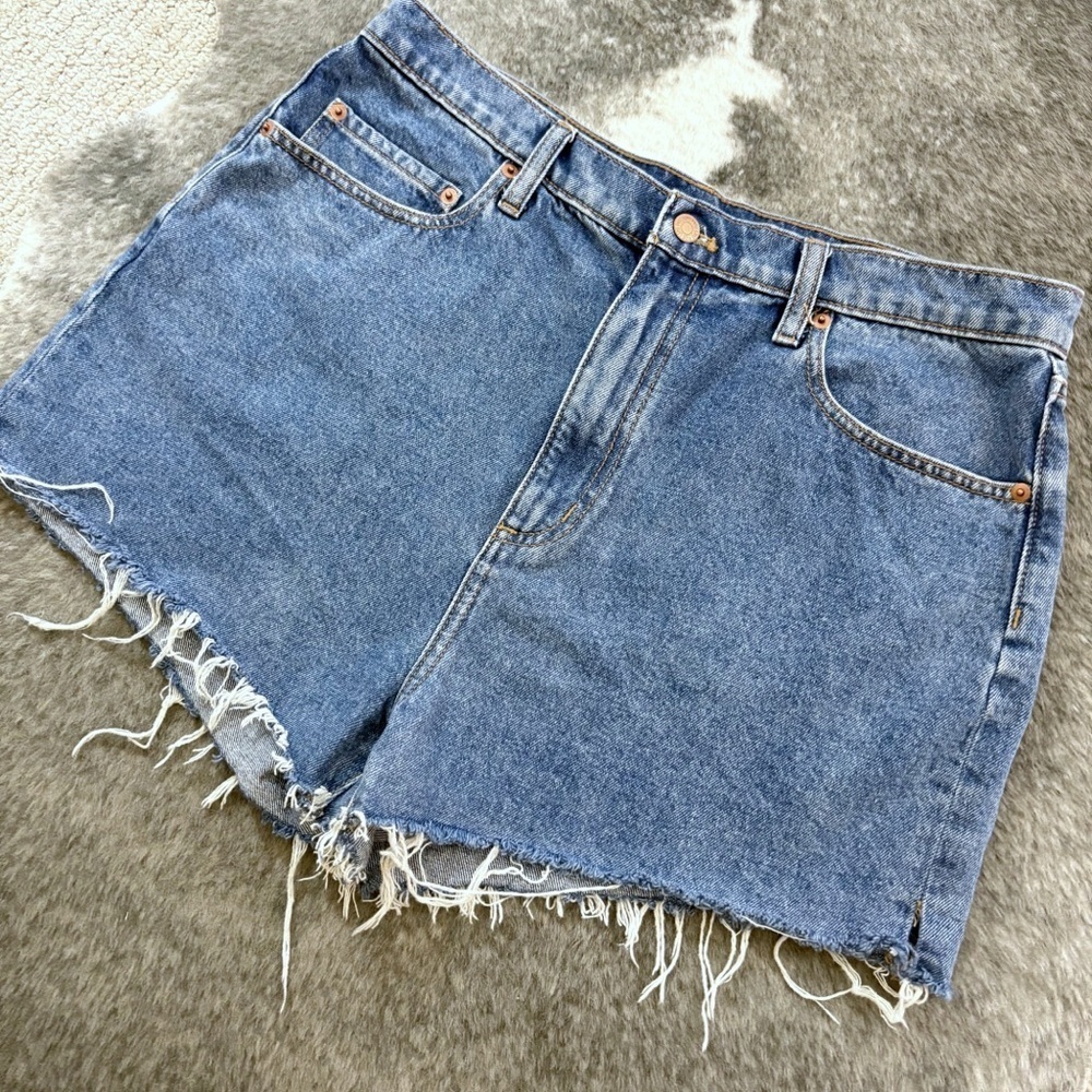 VS PINK Frayed Denim Shorts - Picture 3 of 12